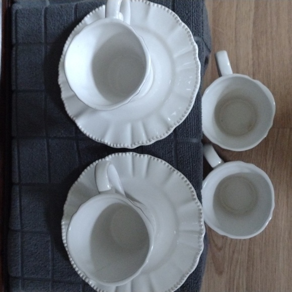 Chateau Blanc Cups & Saucers Vintage - Picture 5 of 6
